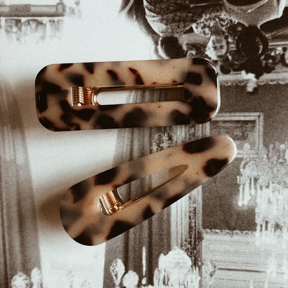 llellie Accessories - Tortoiseshell Slide Hair Clip Duo